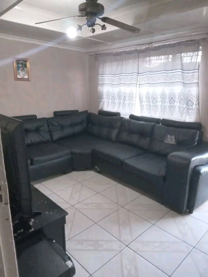 3500 2 bedroom house to rent immediately zone  in Meadowlands