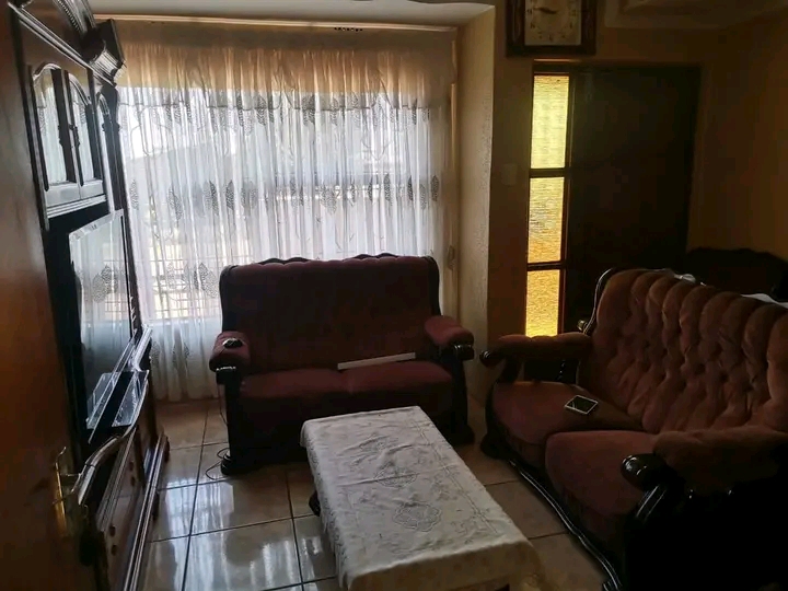 🎉beautiful 3 bedrooms house to rent ext28�  in Vosloorus