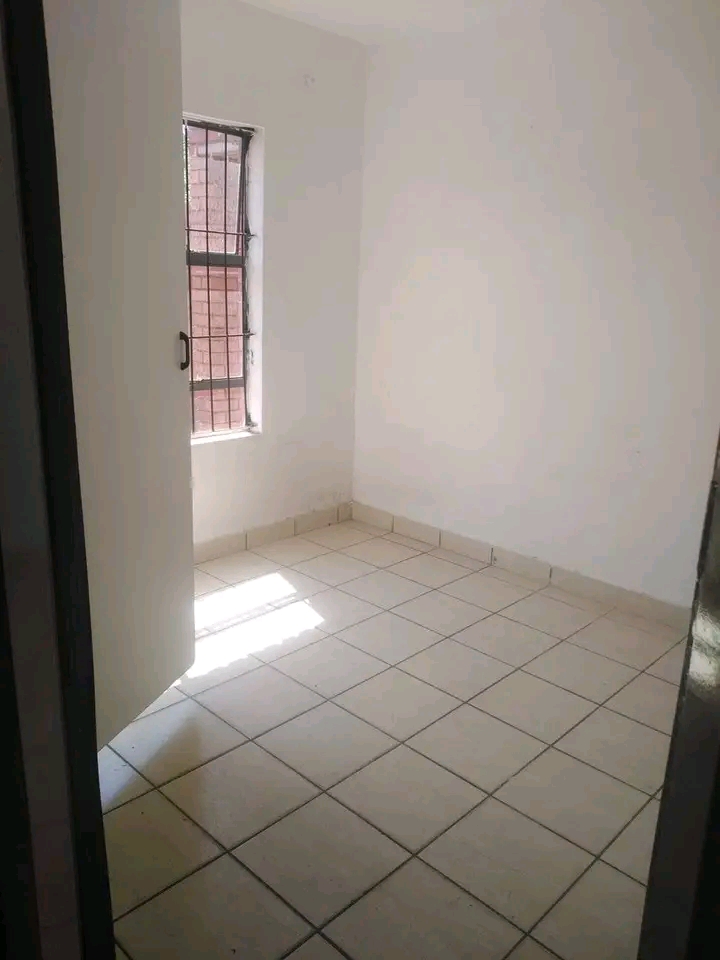 Flats to let in number 2 norman street
1 bed  in Rosettenville