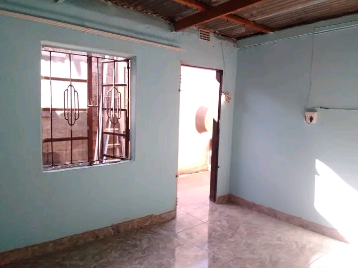 Standard room available in ext 1.no parking.   in Ebony Park