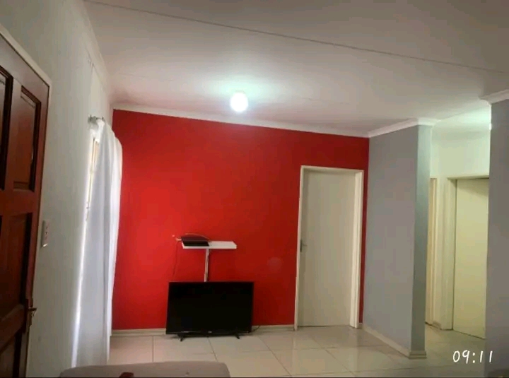 This beautiful house is empty & available to   in Boksburg