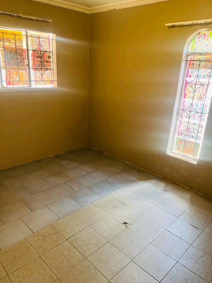 2 bedroom house/apartment is available immedi  in Mamelodi