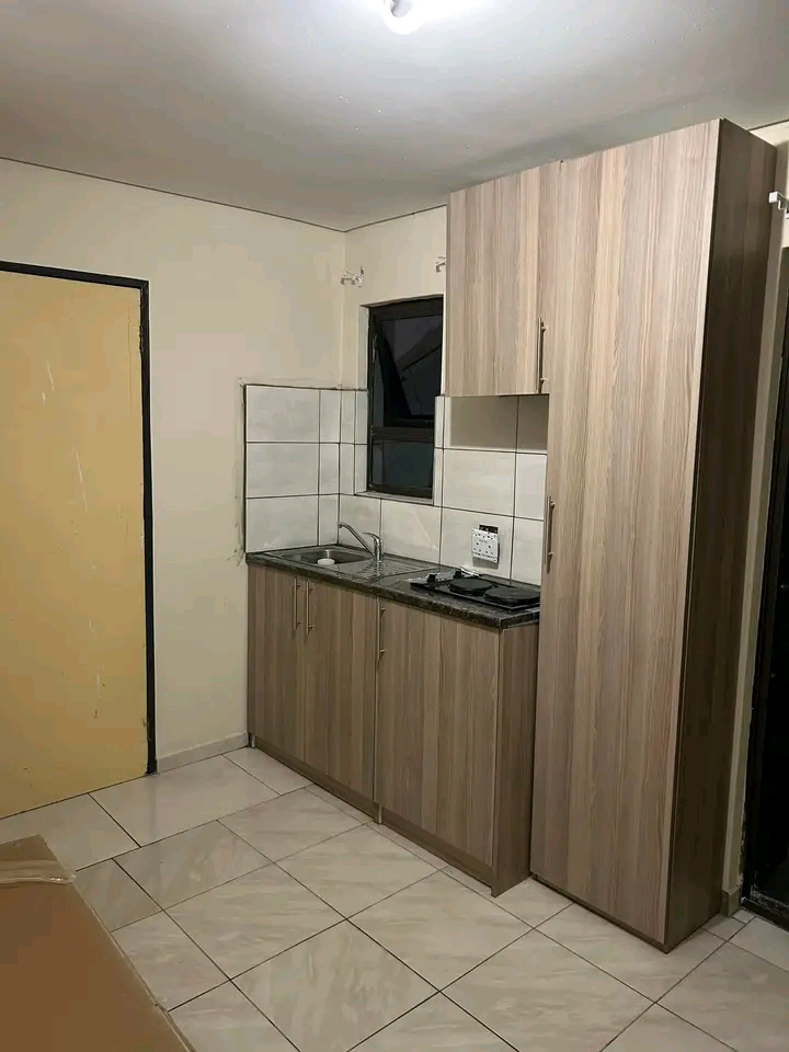 Two bachelor rooms available at ext 36 absa b  in Olievenhoutbosch