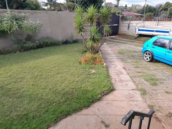 2 rooms to let , in gardenia, close to cemete  in Primrose