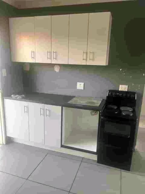 1 bedroom available to rent basothong next to  in Vosloorus