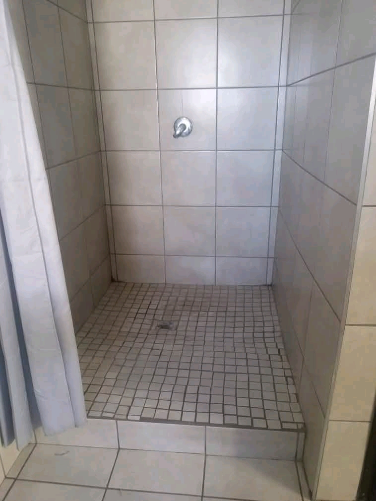 Room available 3friedman street parking free   in Kempton Park