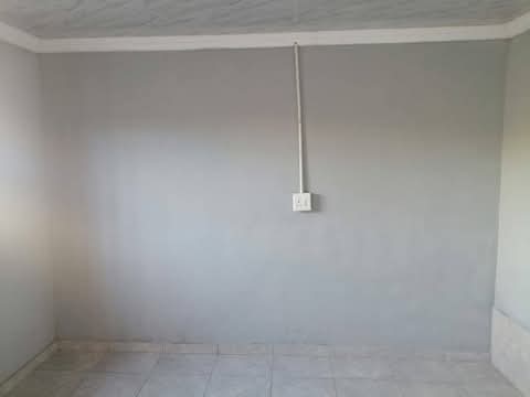2 rooms to rent at motswaledi sowe2 between b  in Diepkloof