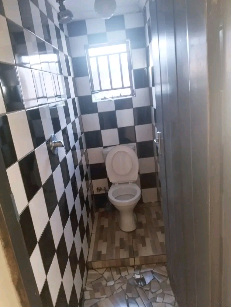 Bachelor room to let water and electricity in  in Kenilworth