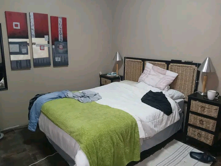 Beautiful and spacious 1 bedroom cottage for   in Primrose