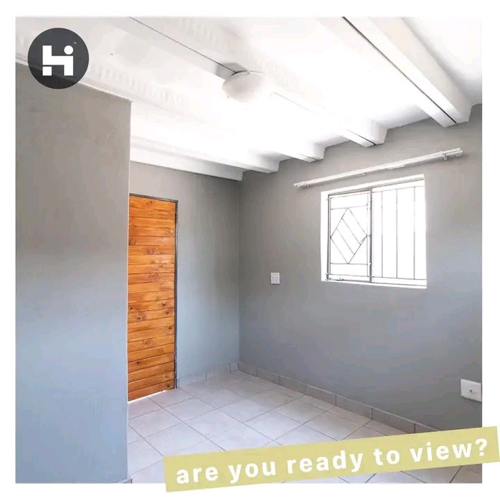 Rooms available at phase 3 price r1300 and ph  in Mamelodi