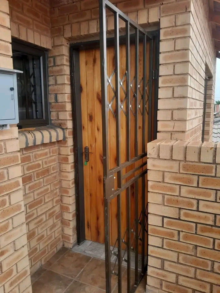 Ensuite room available for rental at ext 27 �  in Protea Glen