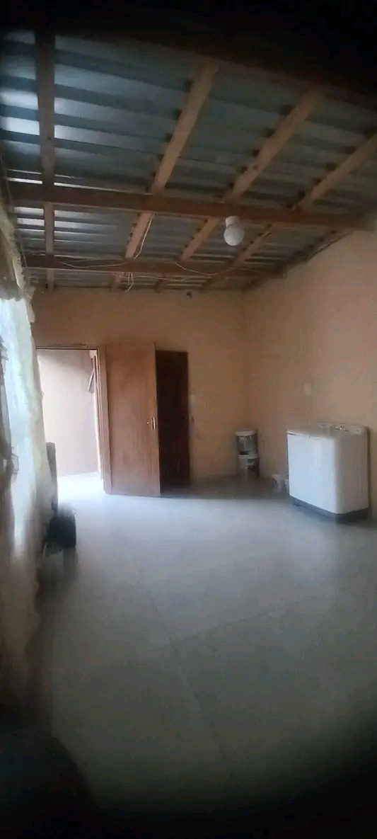 Room available at r2000 at extension 6 and yo  in Lufhereng