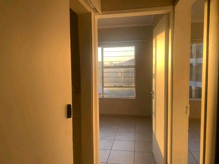 2 bedroom apartment to rent 
r5500 including  in Greenhills