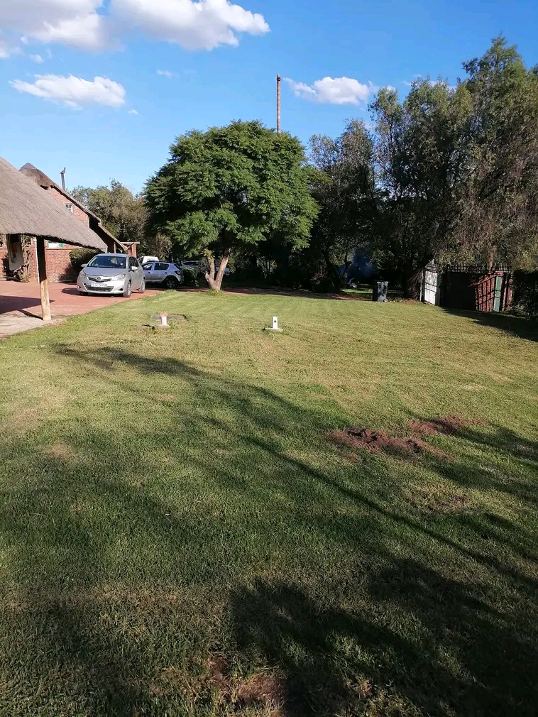 2km from mall of africa and close to allandal  in Glen Austin