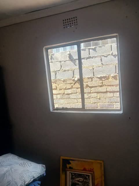 R850 mapetla
whatsapp or call me agent fee r  in Mapetla