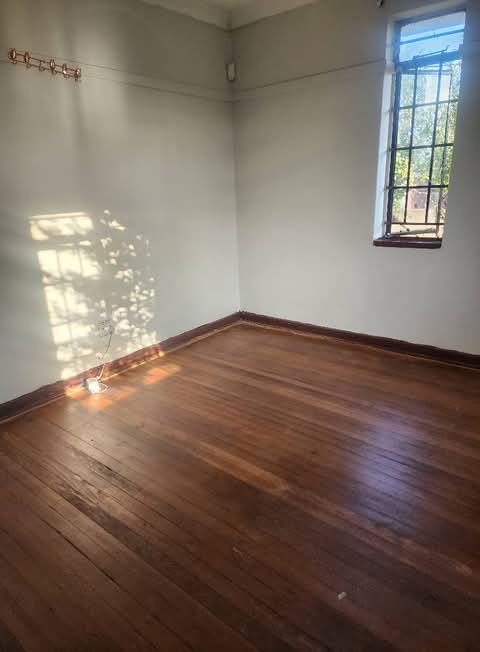 3 bedroom house to let preferably a family or  in Primrose east
