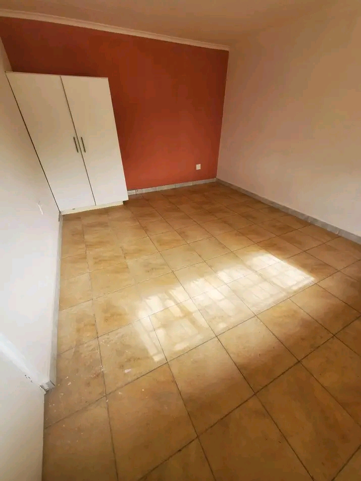 Huge 1 bedroom available for rent in midrand.  in Glen Austin