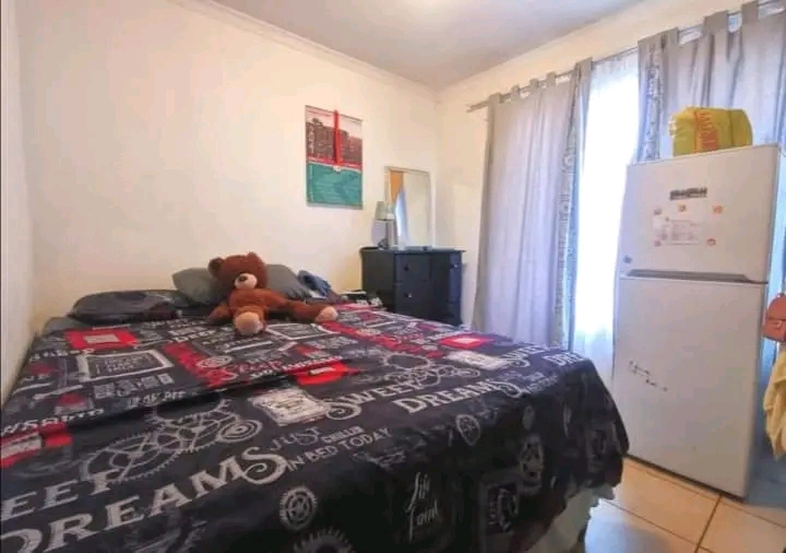 2 bedroom cottage to rent ext 7 
dining
kit  in Cosmo City