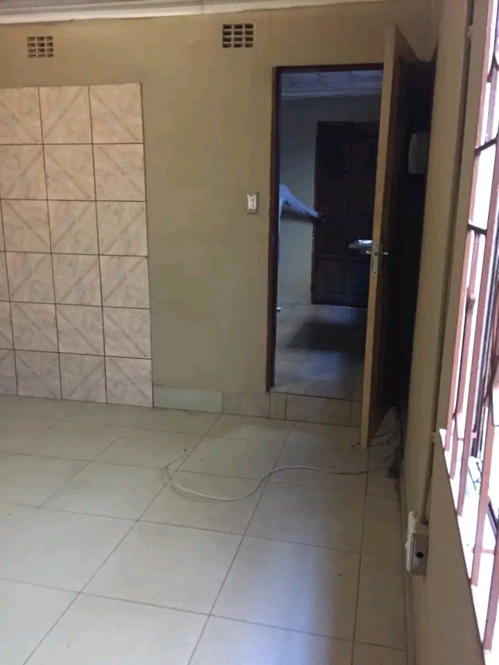 2 room zozo at orlando east opposite diepkloo  in Diepkloof