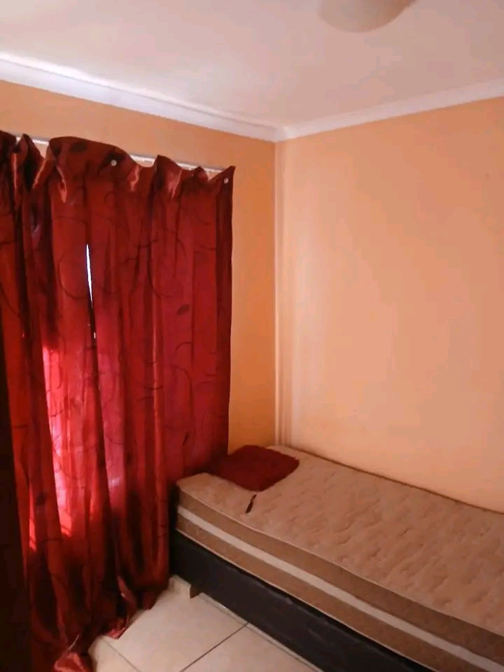 2 bedroom house -with few outside rooms -to r  in Ebony Park