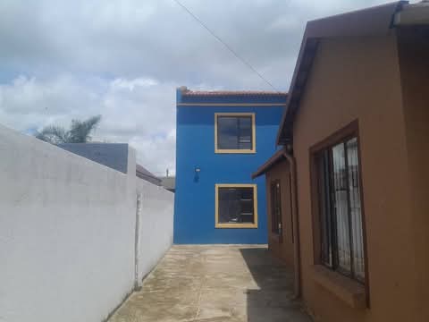 Room available for rental @ extension 9
rent  in Protea Glen