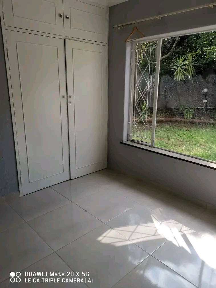 Room available available 
rent is r2950, dep  in Randpark Ridge