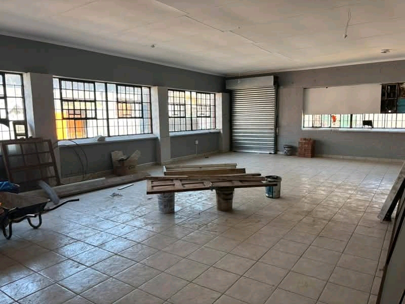 Shop to rent available south of johannesburg   in Malvern