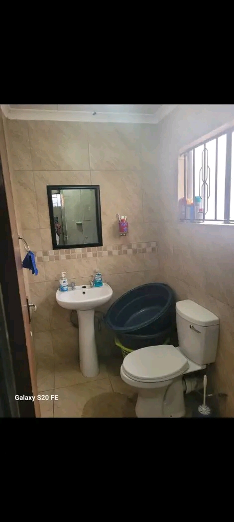 Bachelor room r3000, at ext 34, to be availab  in Clayville