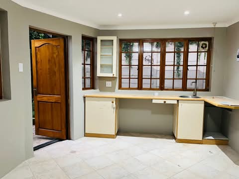 Cottage room available now for r4000 and r400  in Ferndale