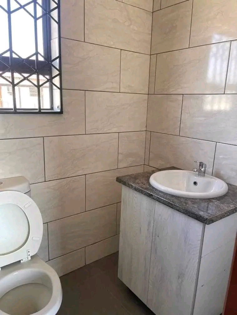 Bachelor s available for rental
are: ext 2
  in Vosloorus
