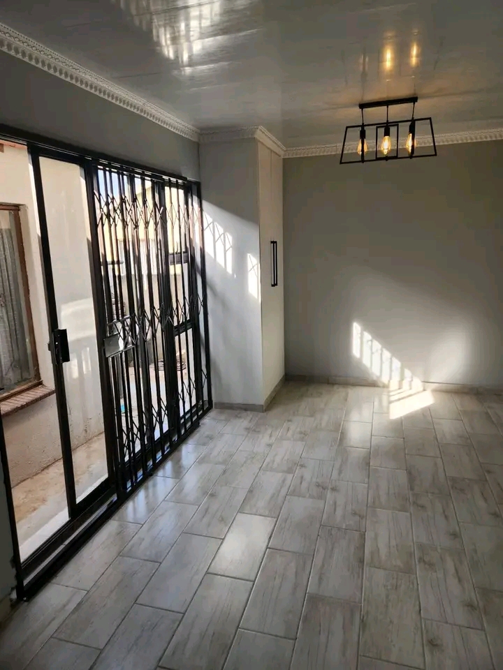 Big ensuite available immediately in gardens   in Dobsonville