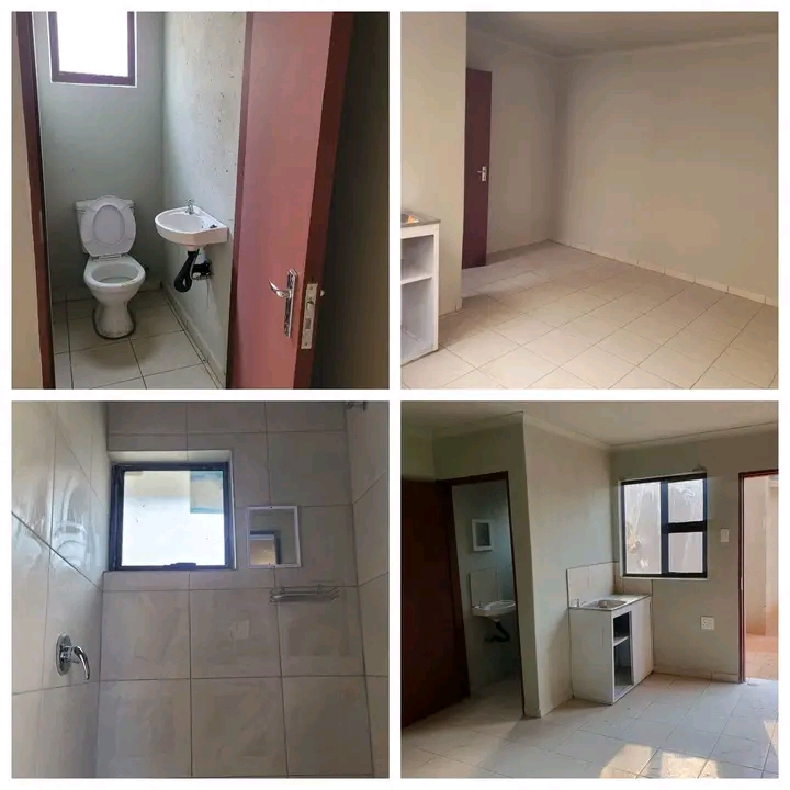 Room available to rent vosloorus ext 20
toil  in Vosloorus