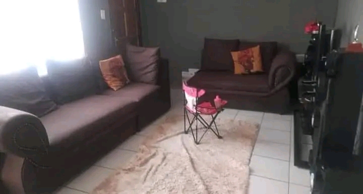 A beautiful backroom in block ff r4000
2 bed  in Soshanguve