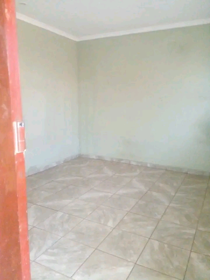 Room available tht u will be using shower �  in Bramfischerville