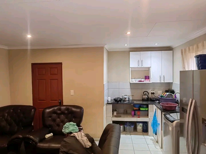 Urgent offer
a beautiful 2 bedrooms cottage   in The Hill
