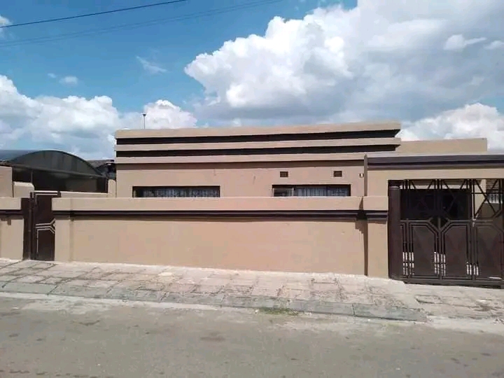House available for rental in soweto (immedia  in Molestane