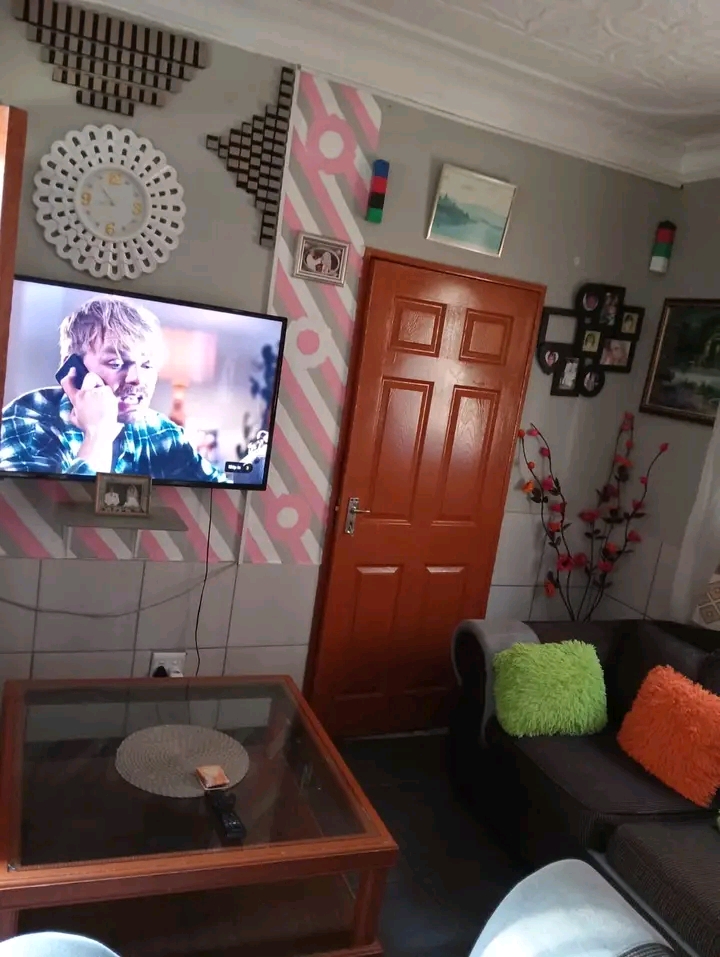 1 bedroom+ sitting room with toilet and showe  in Rosettenville