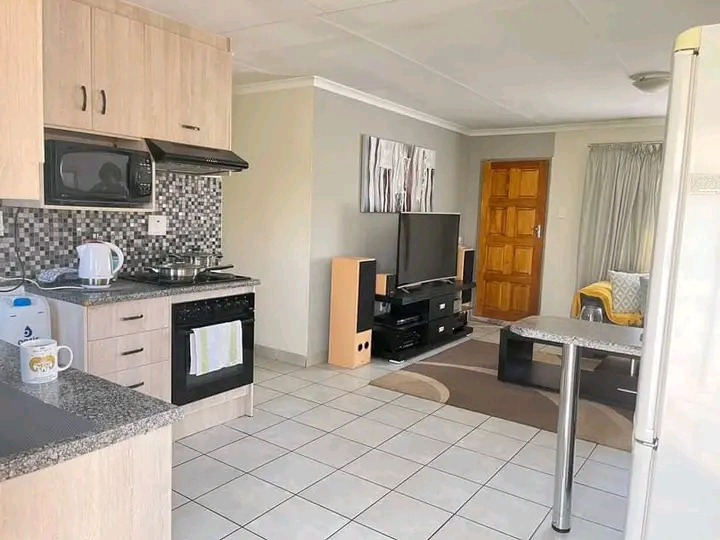 Anyone who would like to share this 2 bedroom  in Midrand