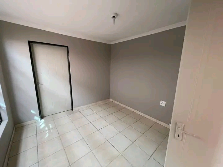 Separate bedroom cottage with ,bathroom with   in Rabie ridge