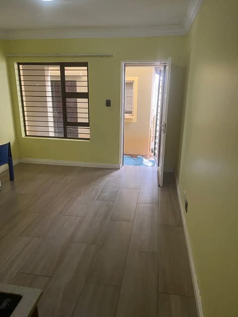 Bachelor available for rental r4200
all incl  in Cosmo City