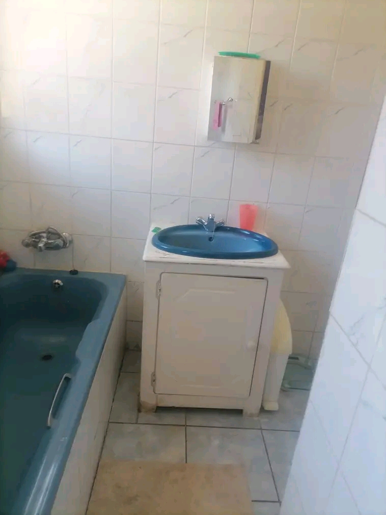 House available for rent
rental: r5000 per m  in Pimville