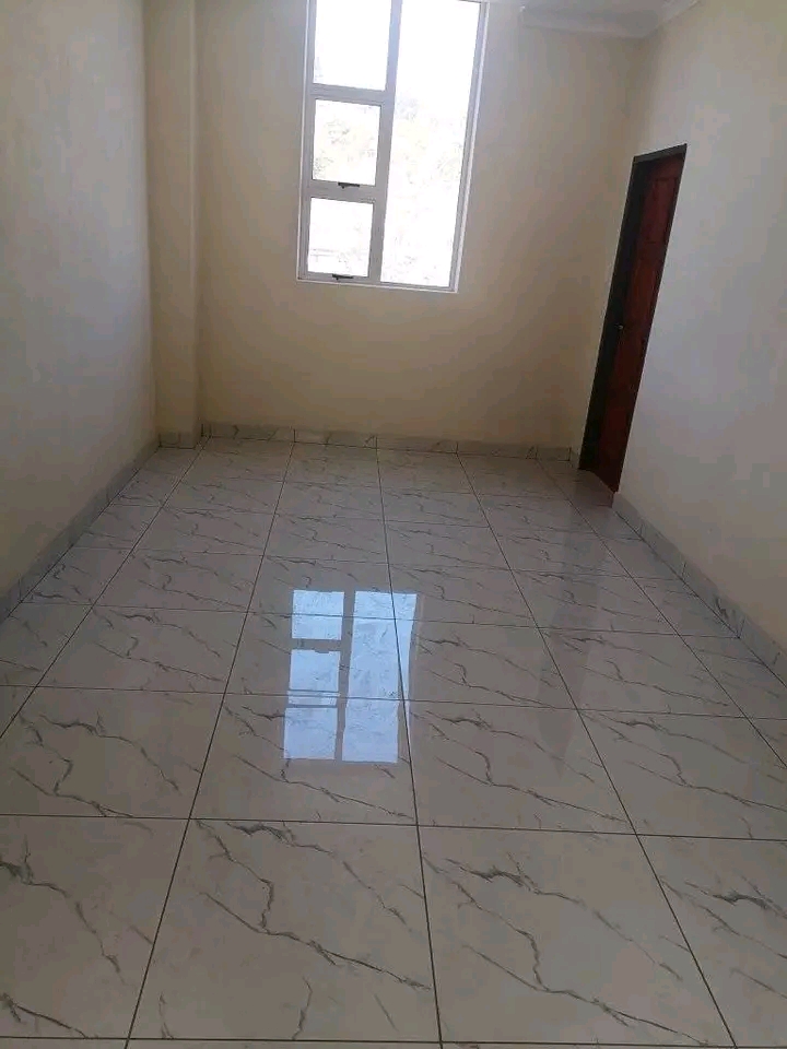 For nice and clean 1 bedroom flats. twine pla  in Troyeville