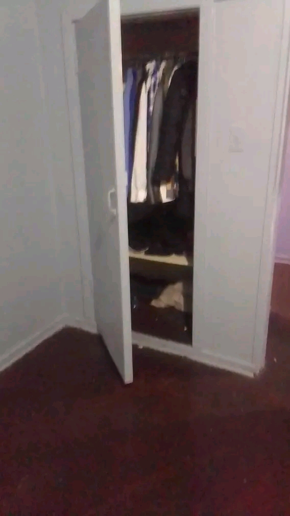 Big room with fitted wardrobe in a flat
26 a  in Regents Park
