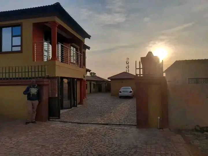 Very spacious cottage available immediately   in Tembisa