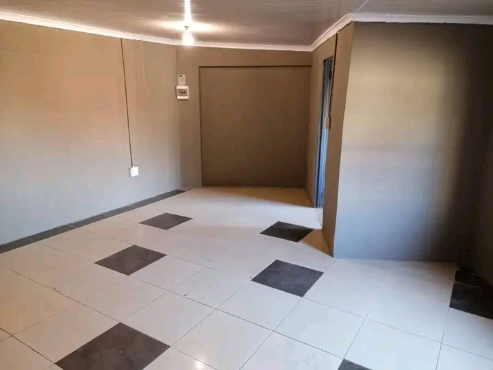 Spacious bachelor apartment for rent
availab  in Birch Acres