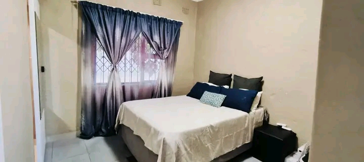 One separate bedroom cottage with fitted kitc  in Norkem Park