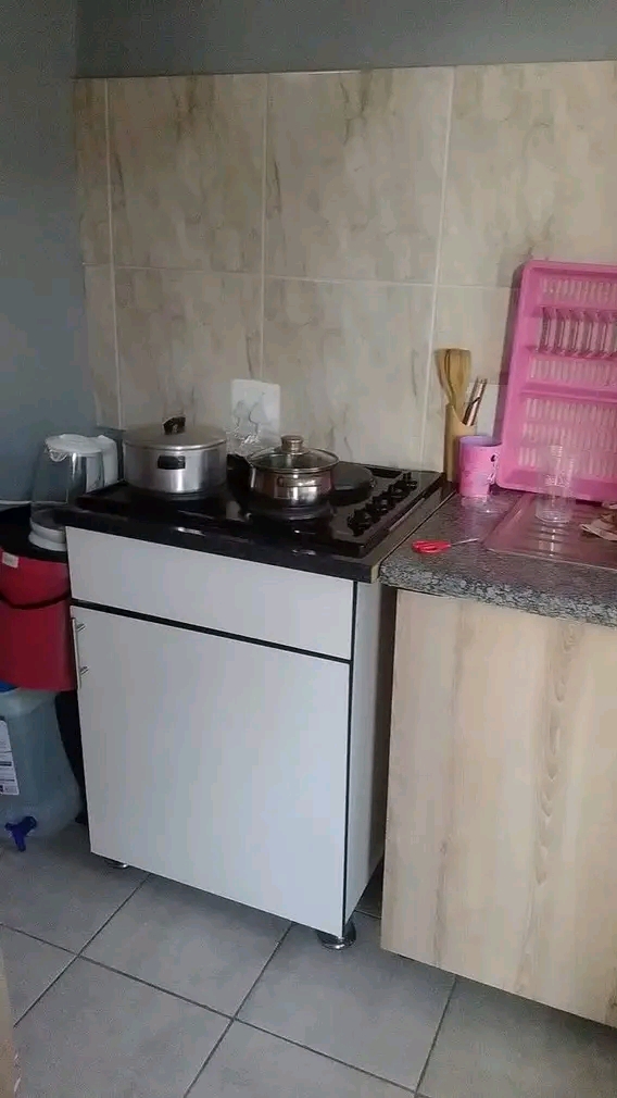 Ext 5 near cell c 
r2700 rent
r1500 deposit  in Ebony Park