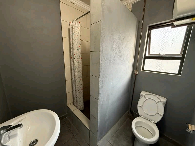 One (1) bedroom apartment available for renta  in Clayville