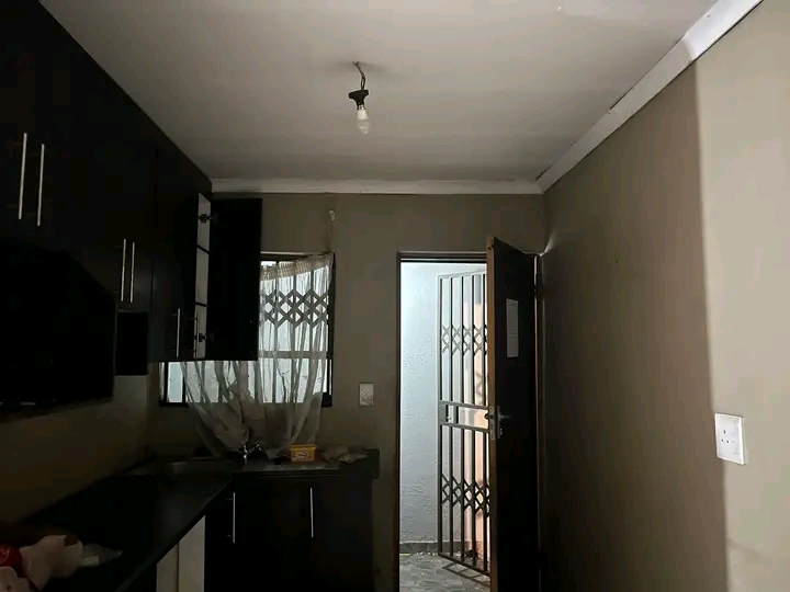 Bachelor room with own kitchen & cupboards ,   in Devland