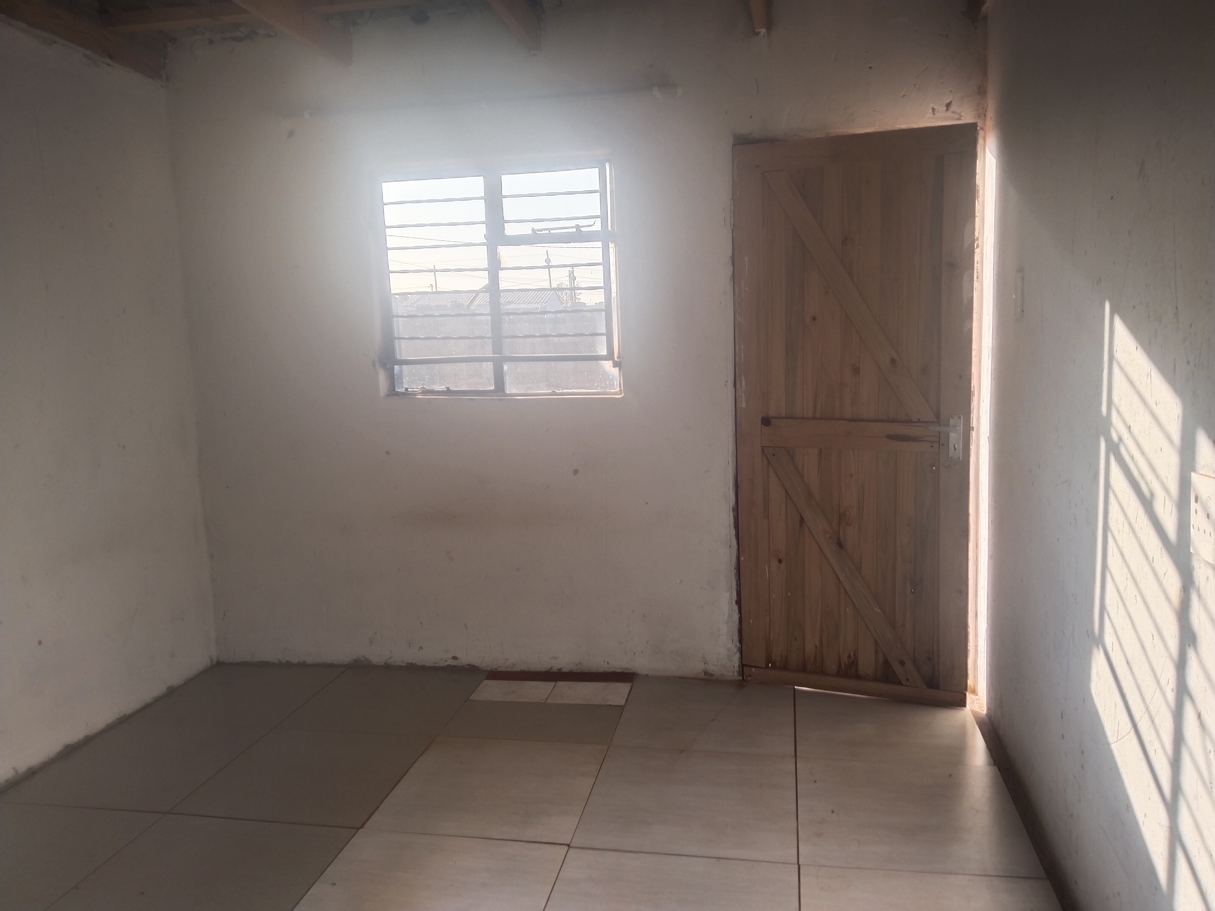 Room to rent available in braamfischer phase   in Braamfischer